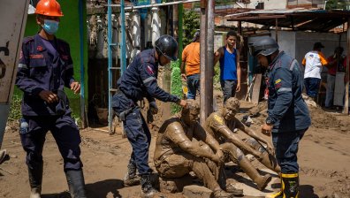 Все повече загинали и изчезнали след свлачищата във Венецуела
