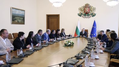 Гюров: Обобщават се предложенията на бизнеса за мерки срещу кризата в Близкия изток