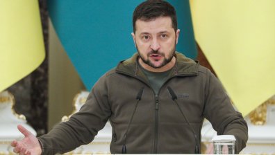 Зеленски: Руските сили крадат медицинско оборудване и линейки в Херсон
