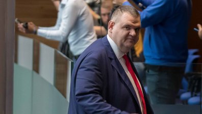 Пеевски: Оставката ми могат да я искат само моите избиратели