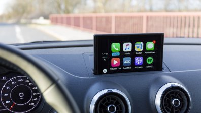 Заваляха жалби за iPhone 11 заради системата CarPlay