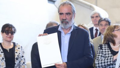 Слабаков: Банов е твърде плах, Германия дава по 9000 евро на артистите