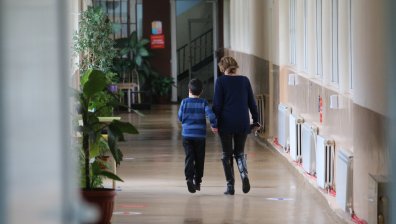 Втори етап на ваксинацията, обсъждат връщането на големите ученици в клас