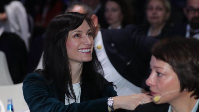 Мария Габриел не очаква мигрантска вълна към България от Близкия изток