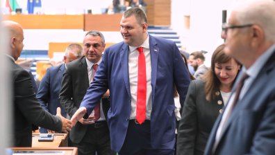 Делян Пеевски изпрати сигнал до Сарафов за Джевдет Чакъров