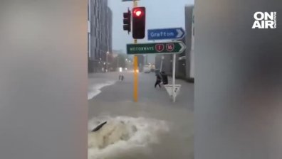 Пороите в Нова Зеландия взеха жертви, двама души са в неизвестност