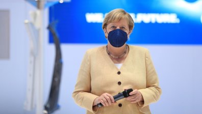 Меркел – най-могъщата жена в Европа си тръгва, парите и блясъкът не я привличат