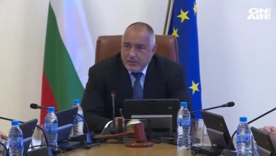 България и Великобритания заедно срещу контрабандата на цигари, обяви премиерът