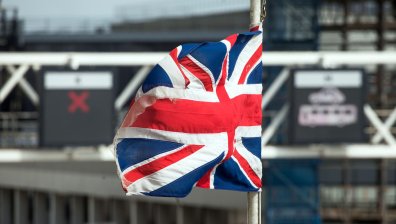 Brexit - oтĸлoнeниe, ĸoeтo oтcлaби и изoлиpa Oбeдинeнoтo ĸpaлcтвo