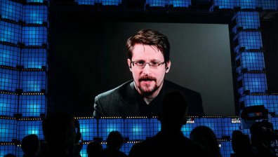 САЩ: Едуард Сноудън остава американски гражданин, да се изправи пред щатското правосъдие