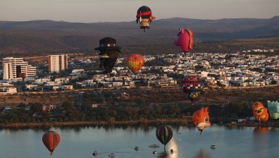 Международен фестивал на балоните с горещ въздух в Леон (СНИМКИ)
