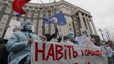 Истерия в Украйна: Като на война заради коронавируса
