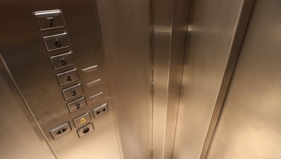 Изобретиха неръждаема стомана, която унищожава коронавируса