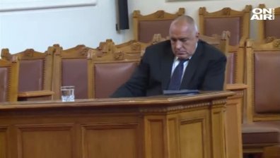 Премиерът представя отчета за еврошефството пред депутатите