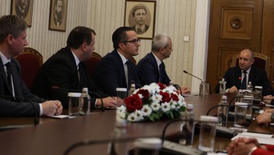 Ще имаме ли редовен кабинет? Заявките на "Възраждане", ДПС и БСП при Радев