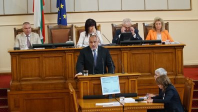 Борисов сравни: Нинова с козичките е като Меркел с бежанците
