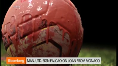 Manchester United плаща за Фалкао над 20 милиона паунда