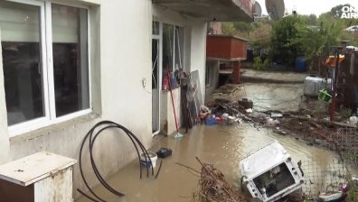 Ужасът по Черноморието е голям: Водата отнесе домове и спомени