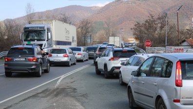 Започна задължителната дезинфекция на колите на всички гранични пунктове
