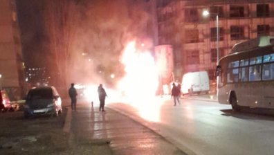 Автобус се запали в София (+СНИМКИ)