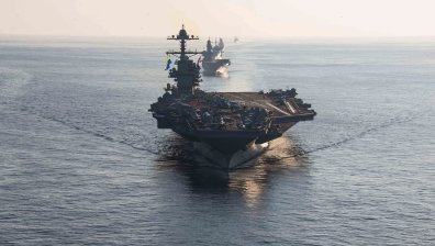 Хути нападнаха американски самолетоносач в Червено море