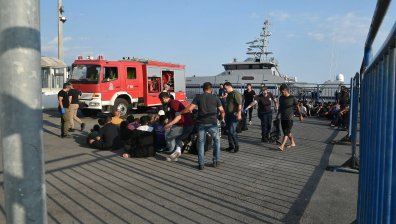 Спасиха 49 мигранти край бреговете на Пилос 