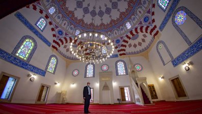 Отварят джамиите - ще има колективни молитви, но при дистанция