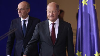 Шолц: Доставките на оръжия за Украйна са малки, трябва подкрепа от ЕС