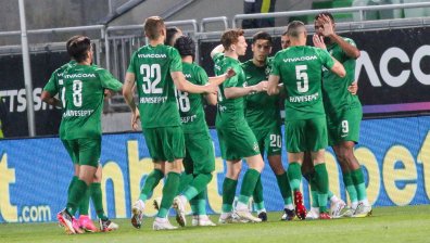 Голово шоу в Разград - "Лудогорец" обърна "Левски" и гледа към титлата