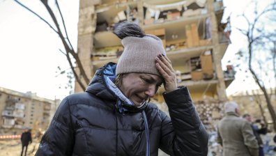 300 жертви в театъра в Мариупол, Украйна си връща контрола, руснаците се прегрупират