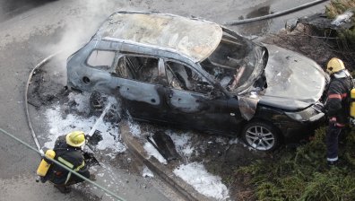 Кола пламна в движение и изгоря на Площада на авиацията