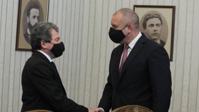 Радев връчва на "Има такъв народ" мандата за съставяне на правителство