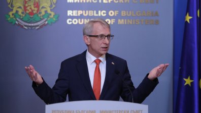 Кабинетът "Денков" оцеля след вота на недоверие с гласовете на ПП-ДБ, ГЕРБ и ДПС