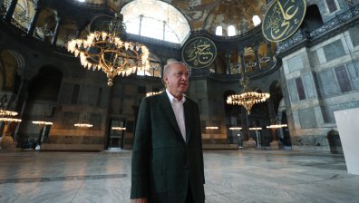 Превръщането на "Света София" в джамия - леден душ за християнството