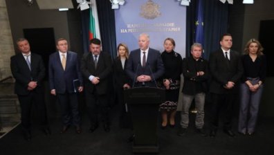 След оставката на кабинета "Желязков": Нова коалиция или избори?