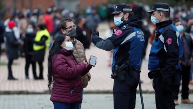 Европа в хватката на Ковид-19: Редица държави затягат мерките