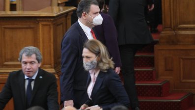 Ще носим ли маски и след 1 април? Ето какво решиха депутатите