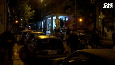 Стреляха с Калашников по централата на ПАСОК в Атина