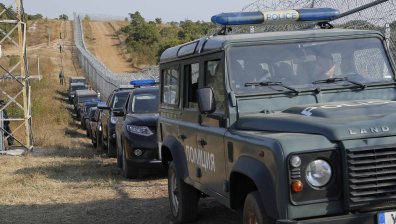 Пуснаха срещу 1 000 лв. трафикант на бежанци към Сърбия