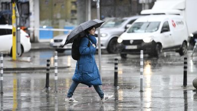 Времето в понеделник: Дъжд и облаци в цялата страна