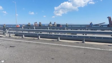 Монтират противодиверсионни заграждения за подсилване на Кримския мост