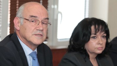 КЕВР отсече: По-евтино парно средно с 14% през новия сезон