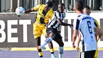 "Локомотив" и "Ботев" поделиха точките в дербито на Пловдив