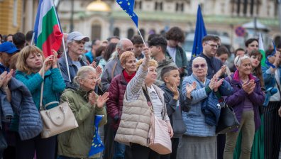 В Деня на Европа: Нов протест на "Правосъдие за всеки" пред НС (СНИМКИ)