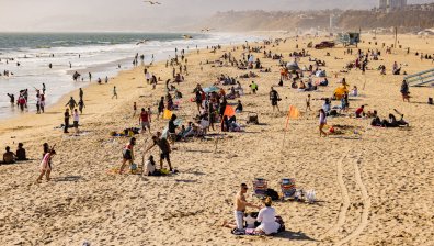 Море и Ковид-19 - разпространява ли се заразата във водата?