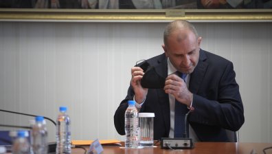 Президентът Радев отхвърли внушенията, че сам определя състава на ЦИК