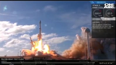 SpaceX изстреля най-мощната ракета в света с Tesla на борда