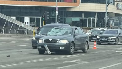 Шофьор помете велосипедист на бул. "Черни връх" в София