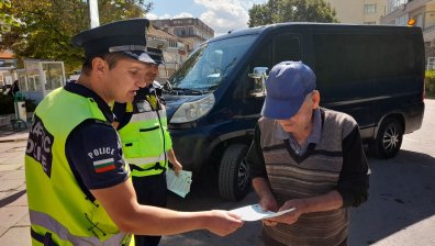 Пешеходци "изгоряха" с по 100 лв. глоба за неправилно пресичане