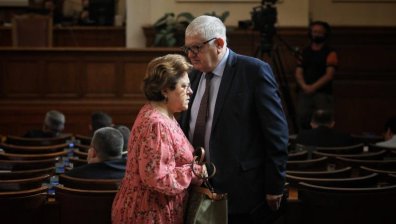 Манолова: ГЕРБ и ИТН са срещу Дончева като ансамбъл по синхронно плуване